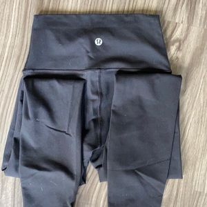 Lulu size 2 cropped leggings